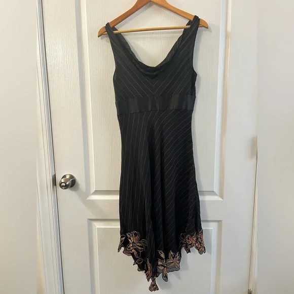 BCBG Max Aria 100% Silk Black Floral Dress - Picture 2 of 8